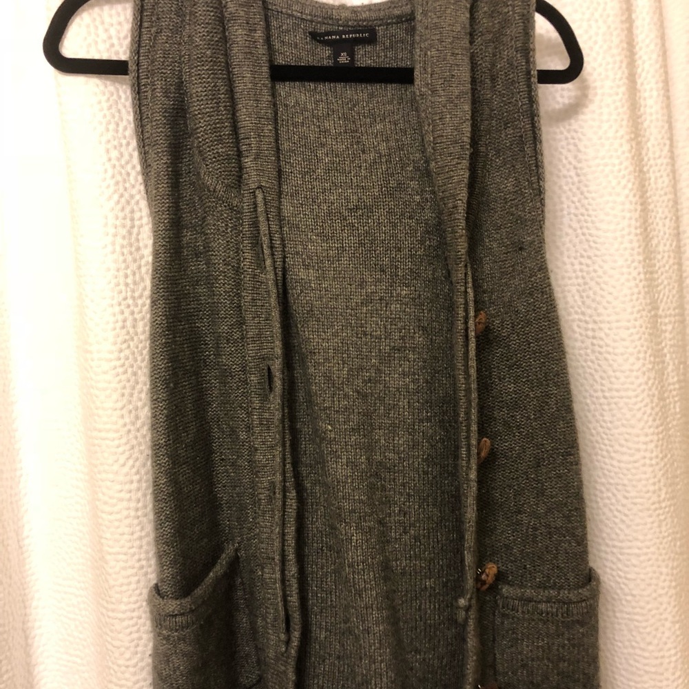 Banana Republic grey hooded sweater vest
